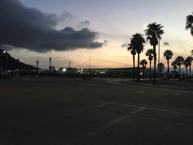 Parking in La Línea to Cross to Gibraltar: Where to Leave the Car